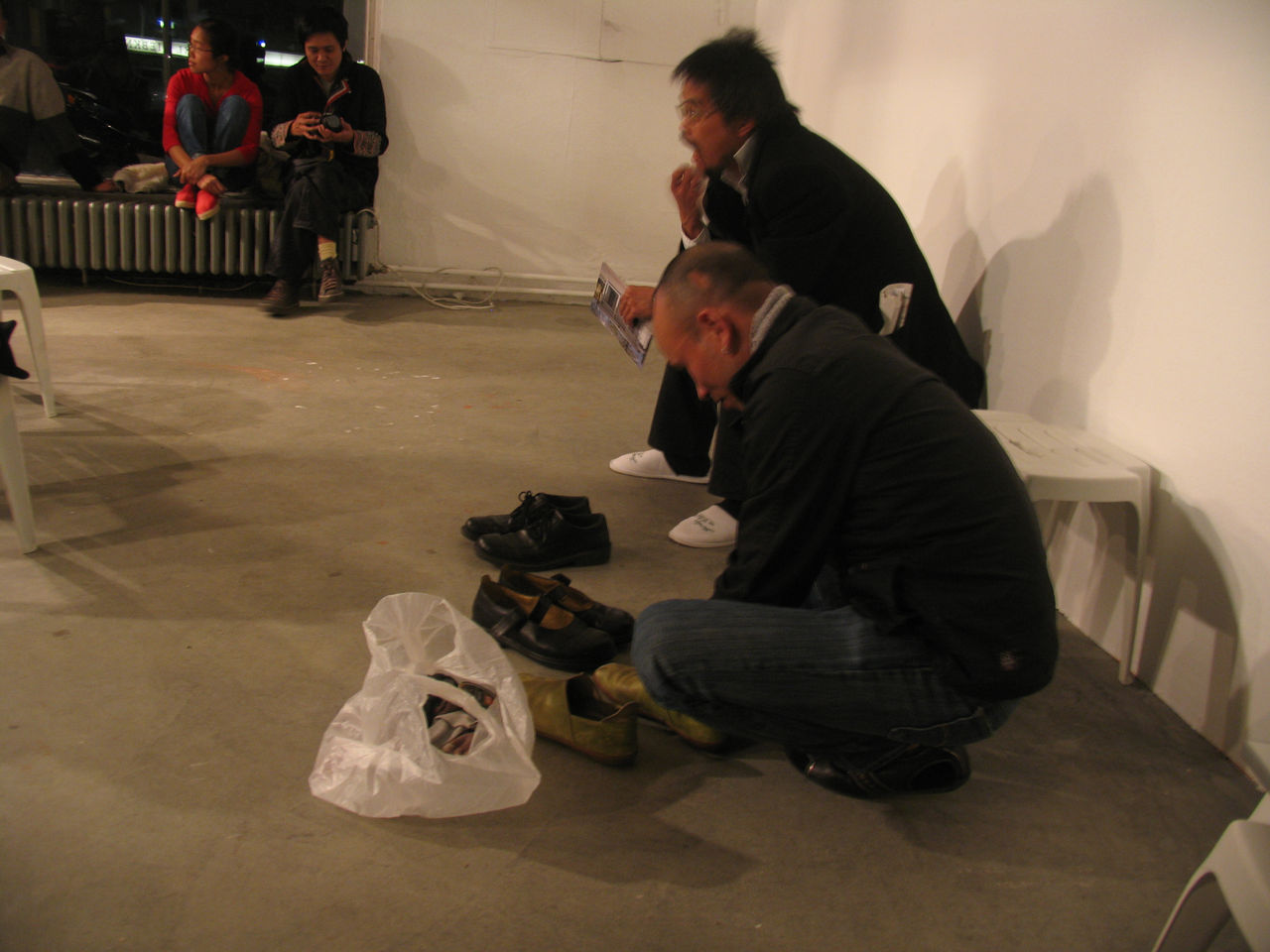 Photographic documentation of RYLLEGA Berlin (Performance by Truong Tan, 16 September 2008)